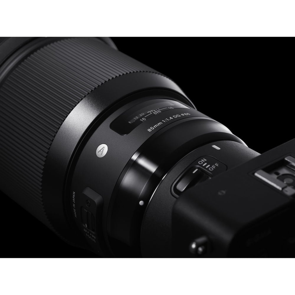 Sigma (321954) 85mm F1.4 DG HSM Art Full-Frame Sensor Lens for Canon + Sandisk Extreme PRO SDXC 128GB UHS-1 Memory Card