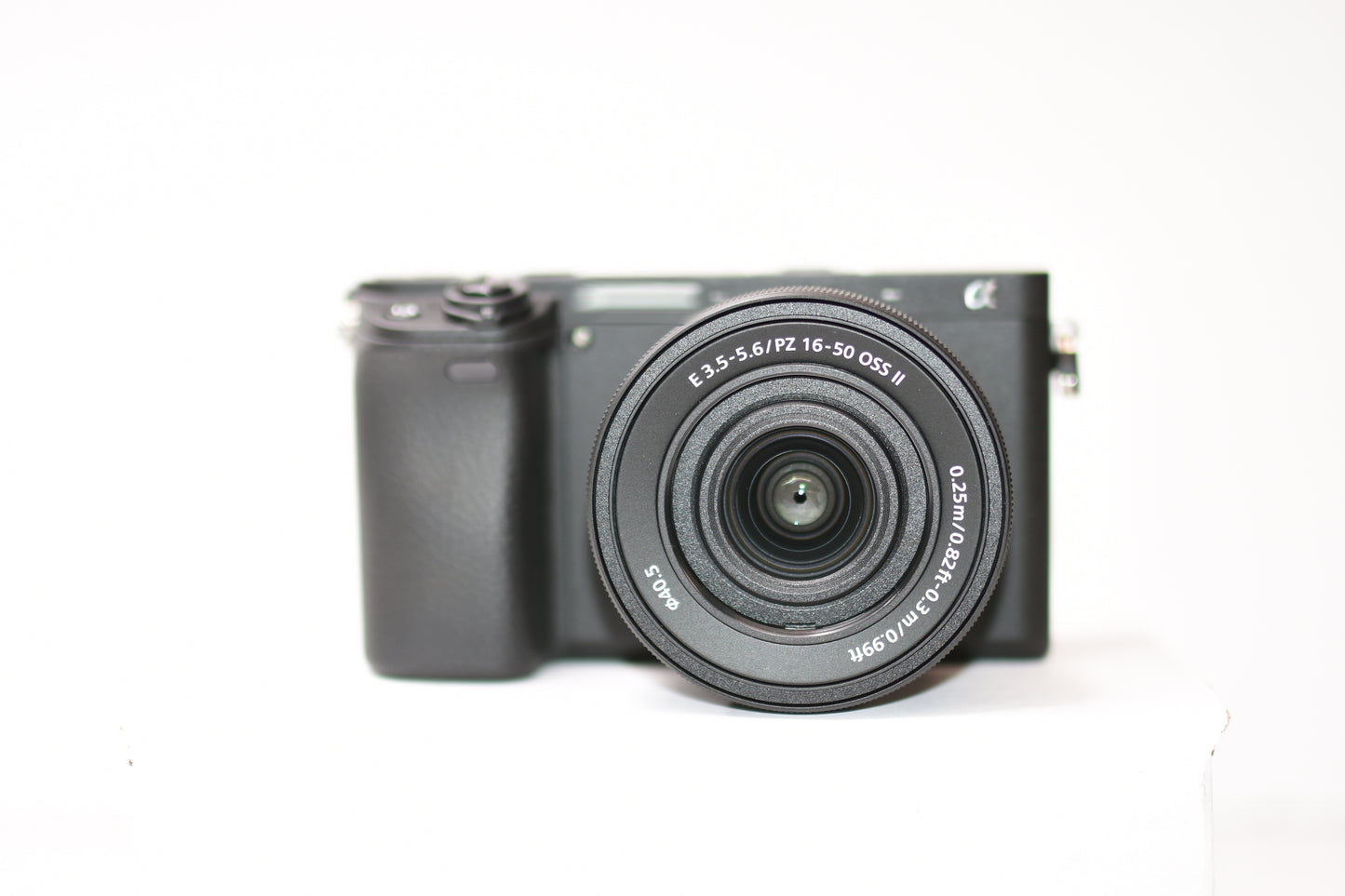 Sony a6400 Mirrorless Camera with 16-50mm f/3.5-5.6 OSS II Lens (Black)