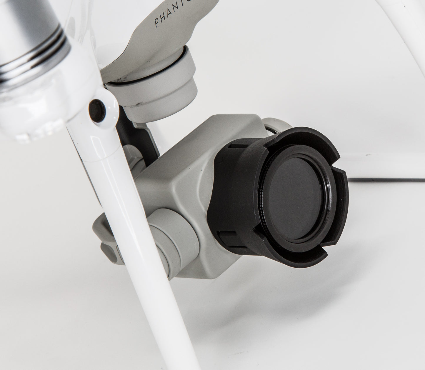 ULTIMAXX 7 Piece Filter Kit for DJI Phantom 4 Series (UV + CPL + Variable ND2 to ND400 + Lens Hood + Case + Cloth)