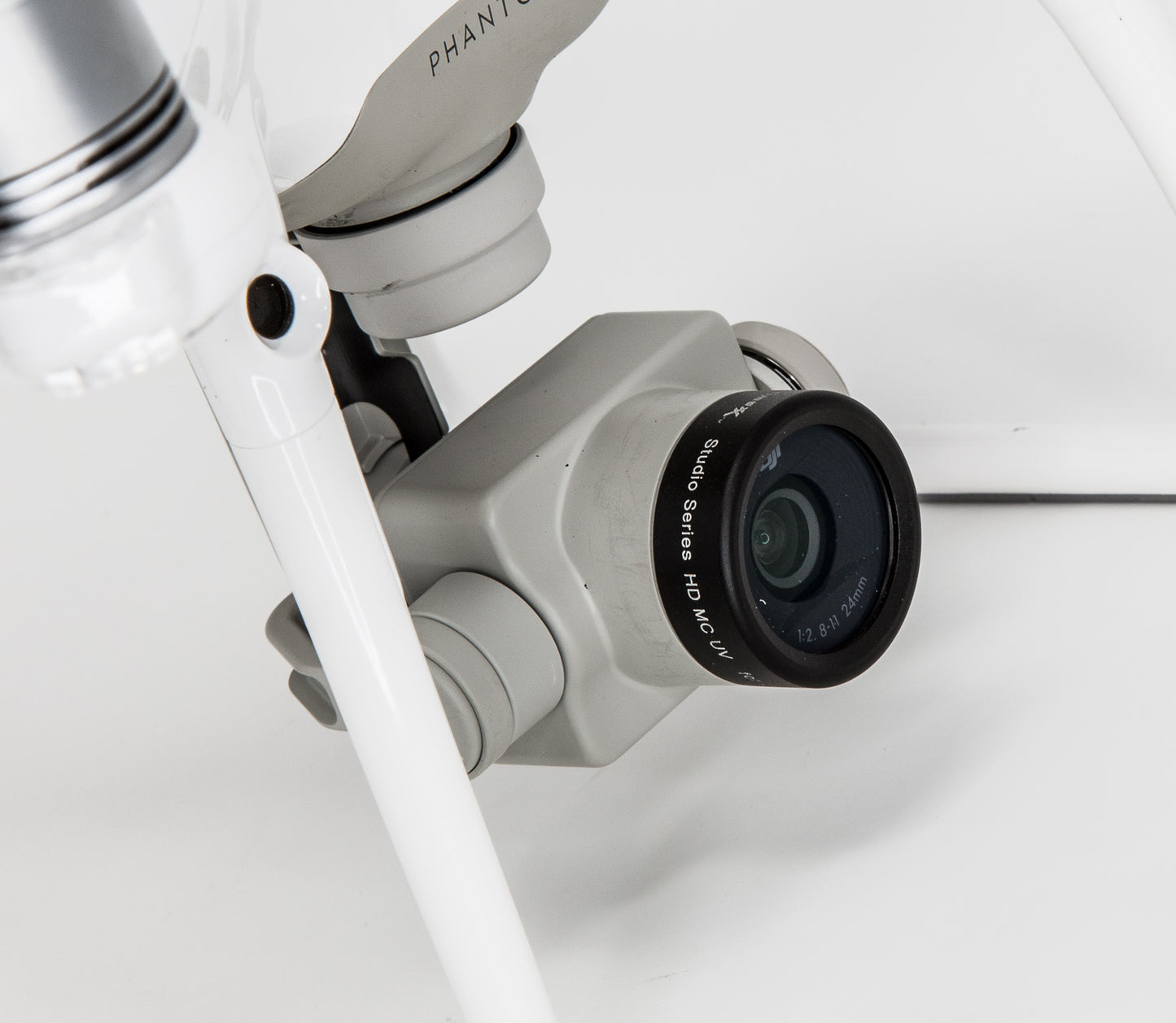 ULTIMAXX 7 Piece Filter Kit for DJI Phantom 4 Series (UV + CPL + Variable ND2 to ND400 + Lens Hood + Case + Cloth)